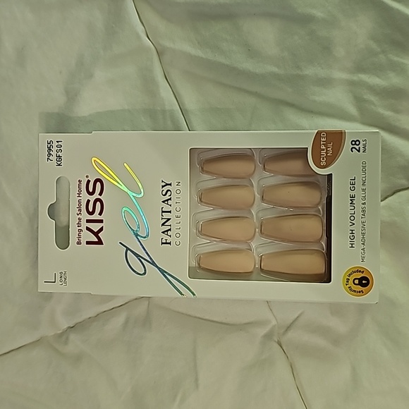 Beauty Items - Picture 2 of 6